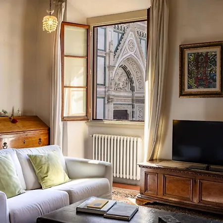 Apartment Santa Croce Dante's View With Terrace By Halldis